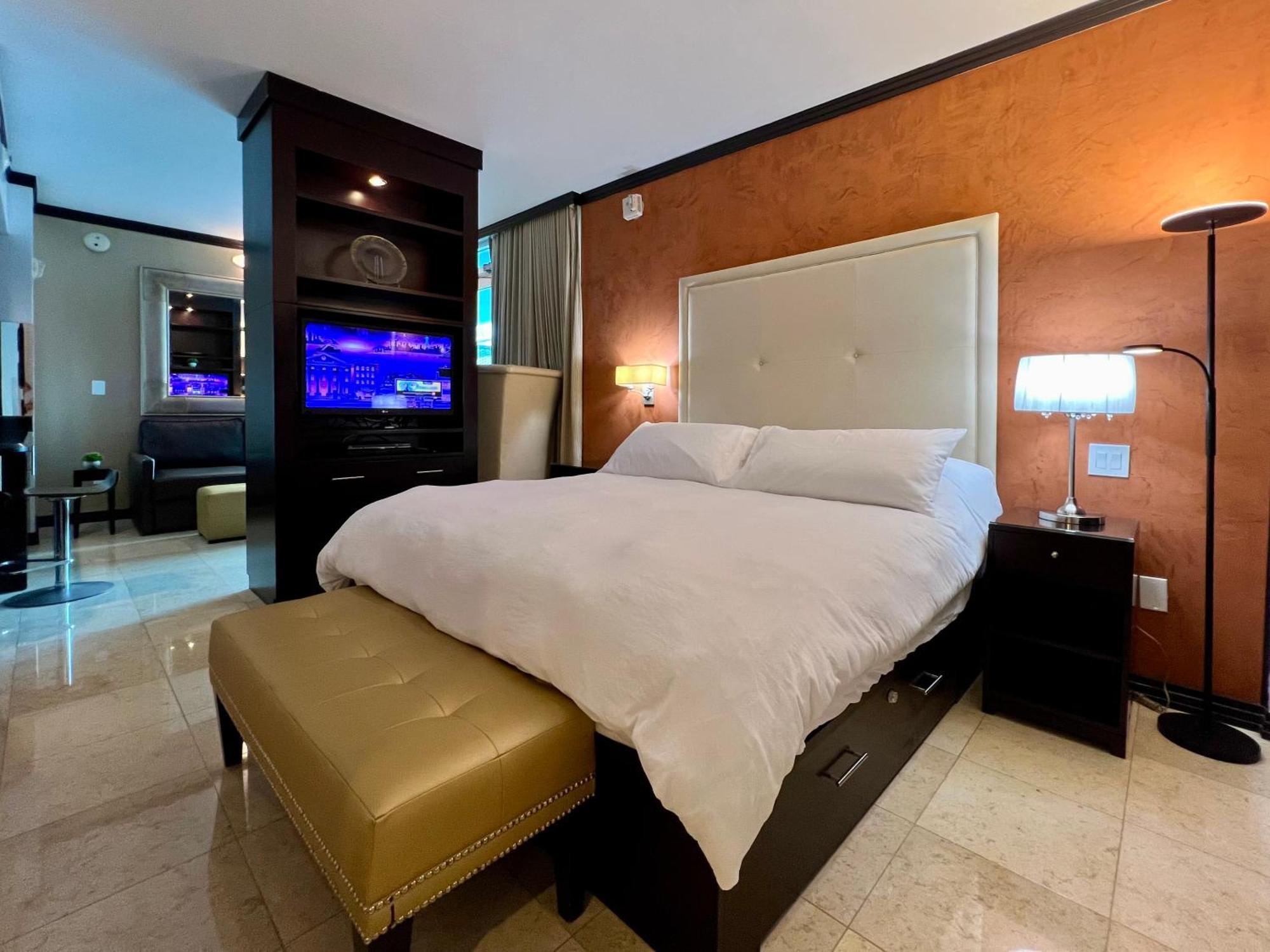 Boutique Suites 3 Min Walk To Beach Маями Бийч Екстериор снимка