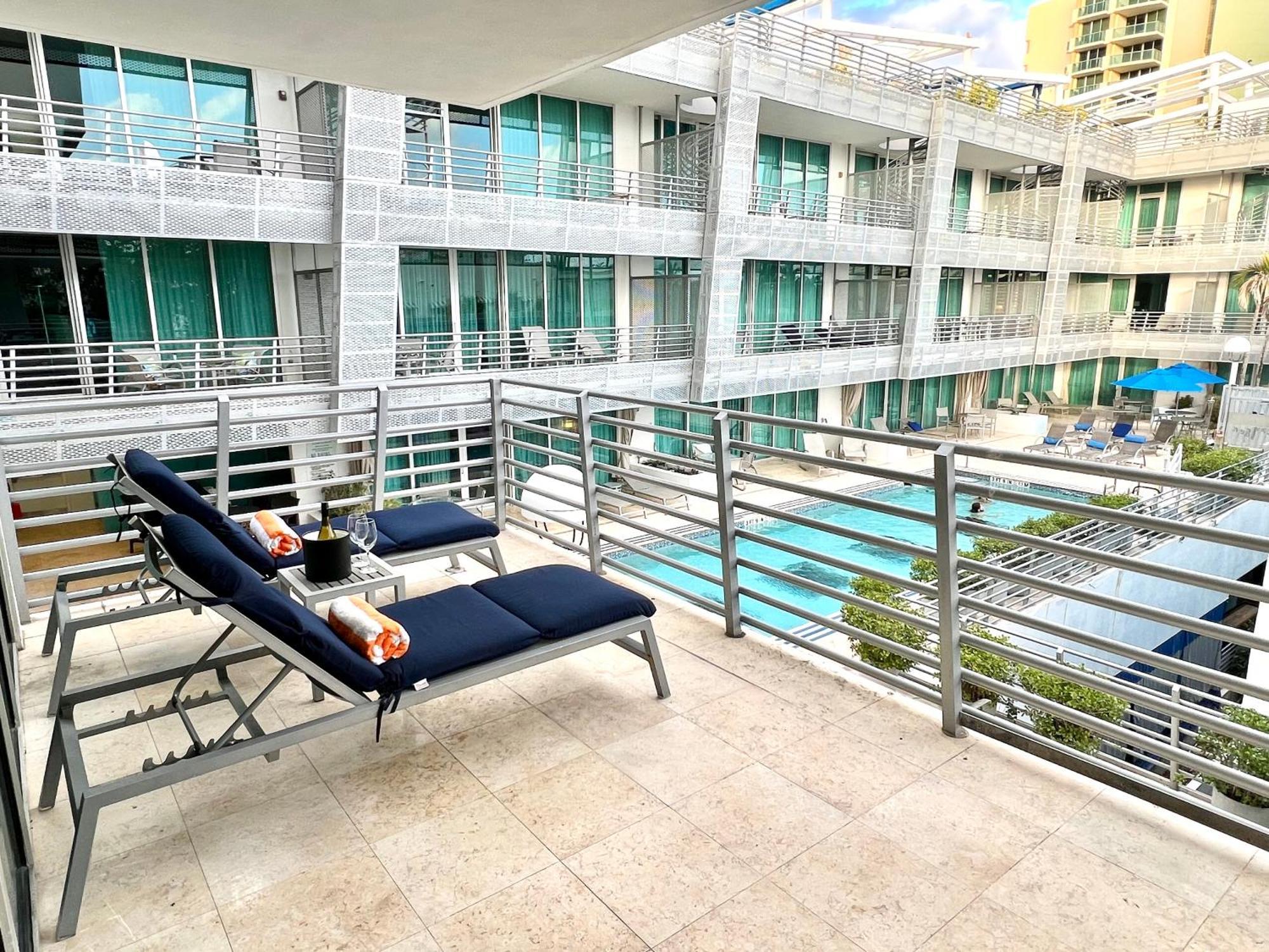 Boutique Suites 3 Min Walk To Beach Маями Бийч Екстериор снимка