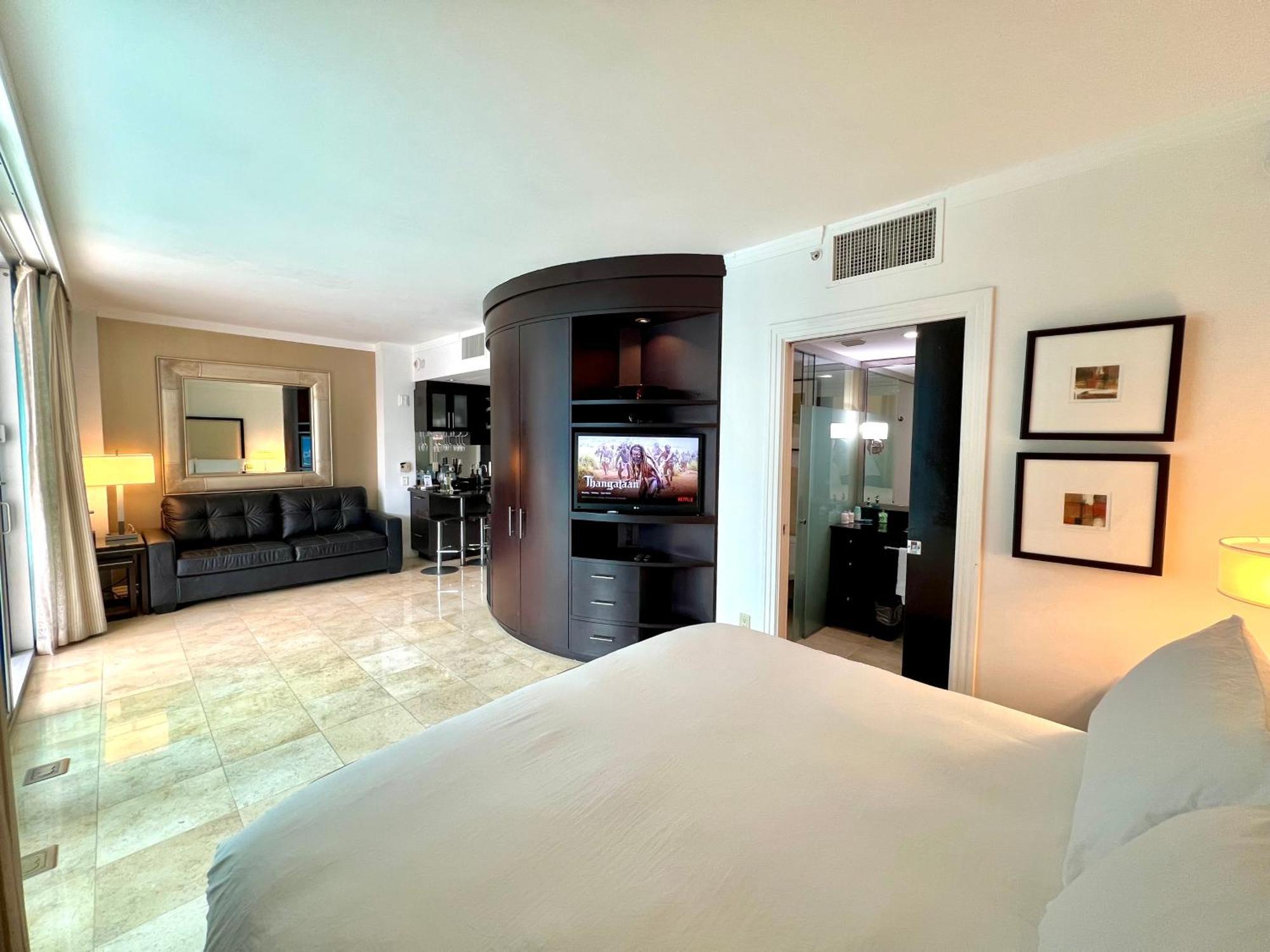 Boutique Suites 3 Min Walk To Beach Маями Бийч Екстериор снимка