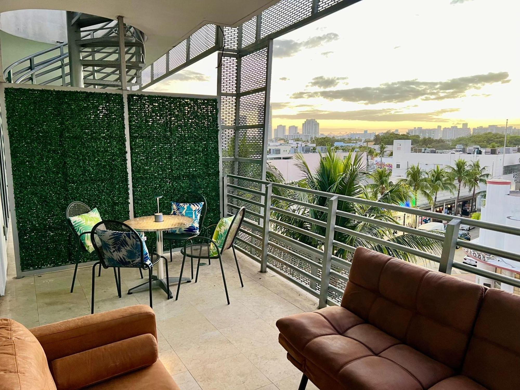 Boutique Suites 3 Min Walk To Beach Маями Бийч Екстериор снимка