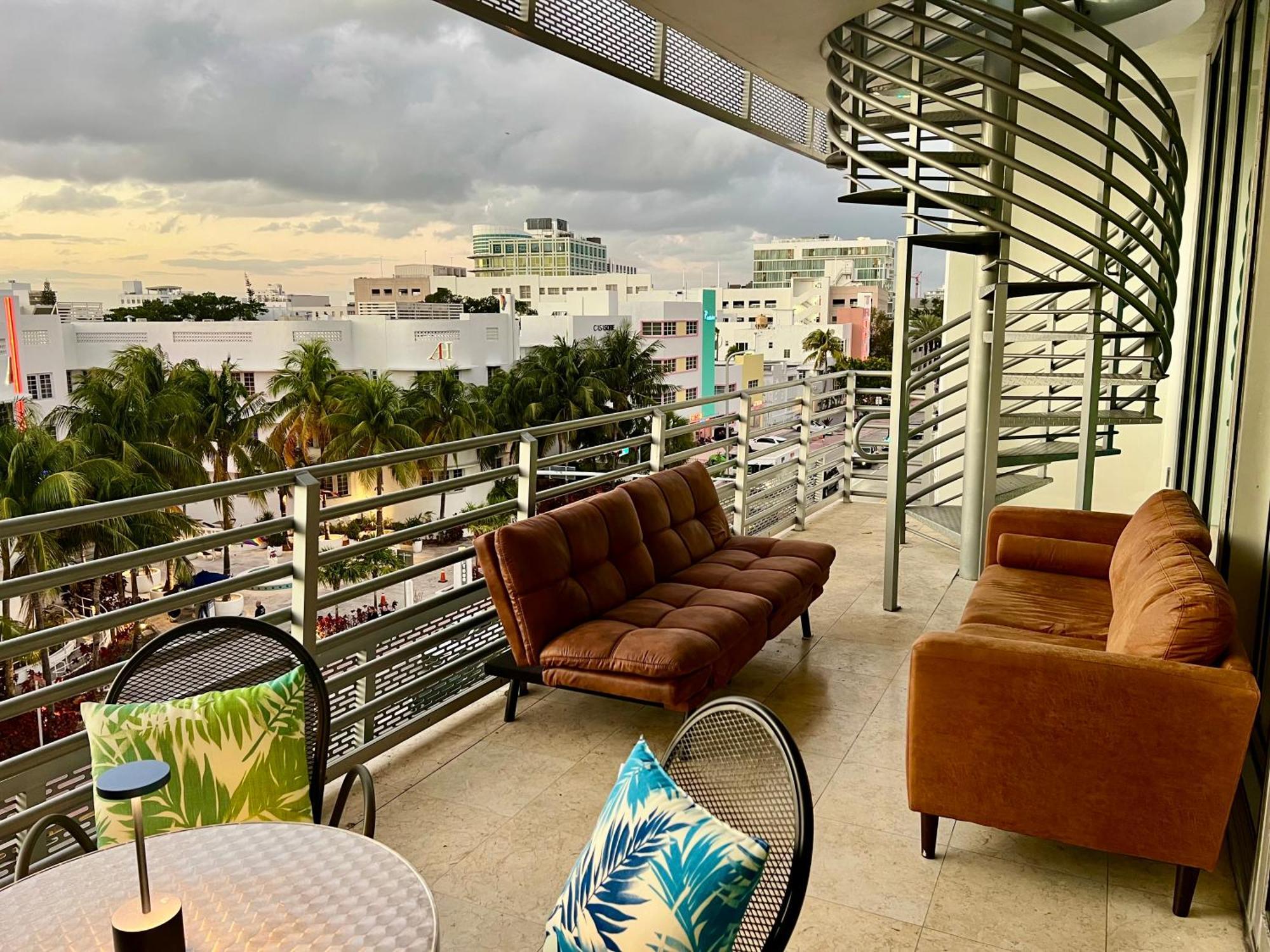 Boutique Suites 3 Min Walk To Beach Маями Бийч Екстериор снимка