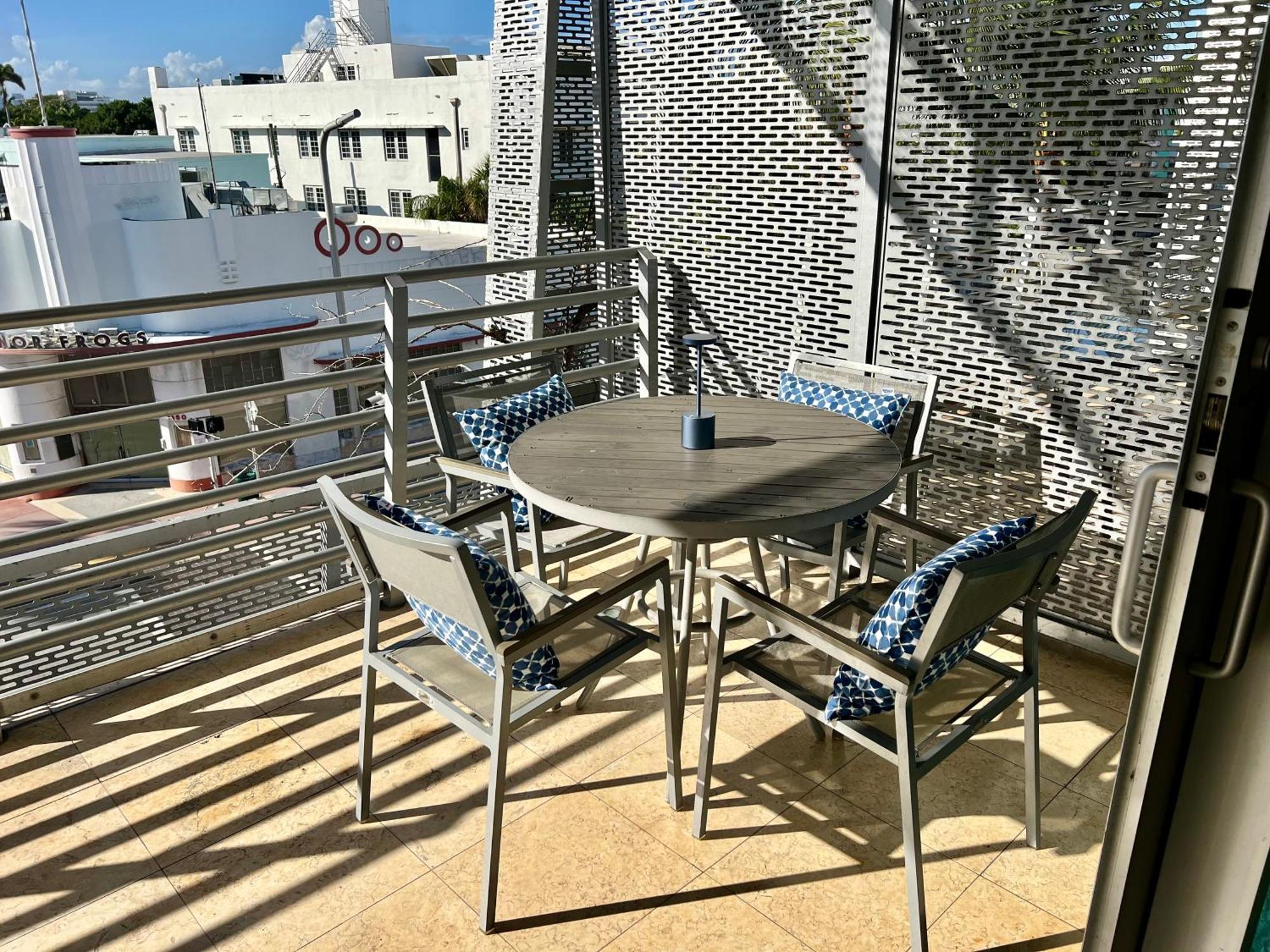 Boutique Suites 3 Min Walk To Beach Маями Бийч Екстериор снимка