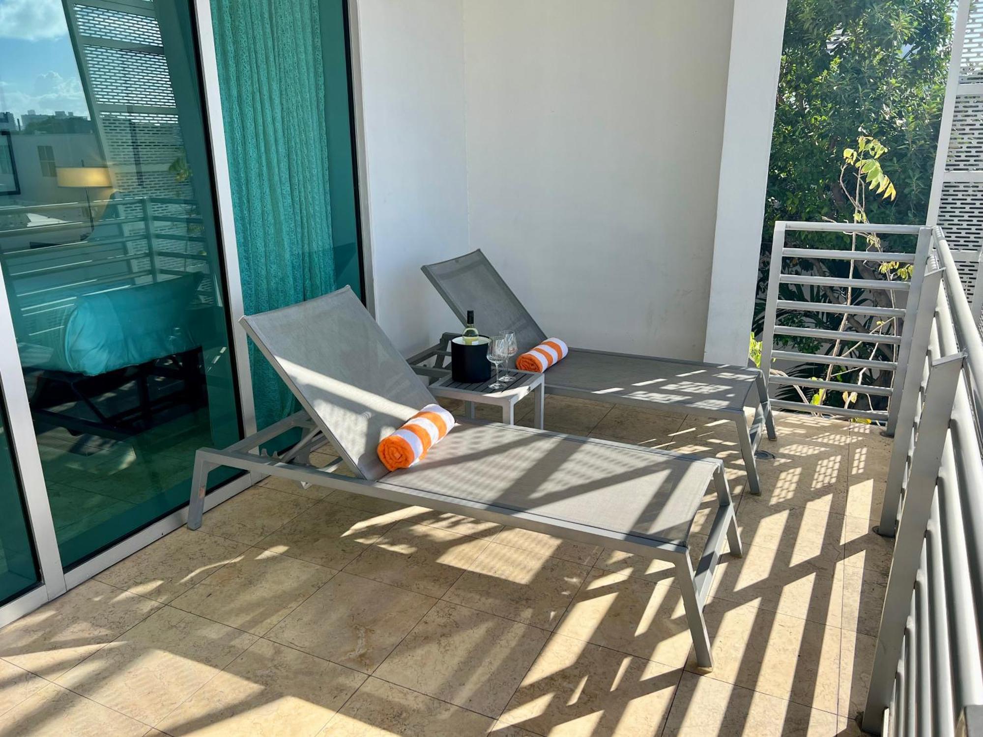 Boutique Suites 3 Min Walk To Beach Маями Бийч Екстериор снимка