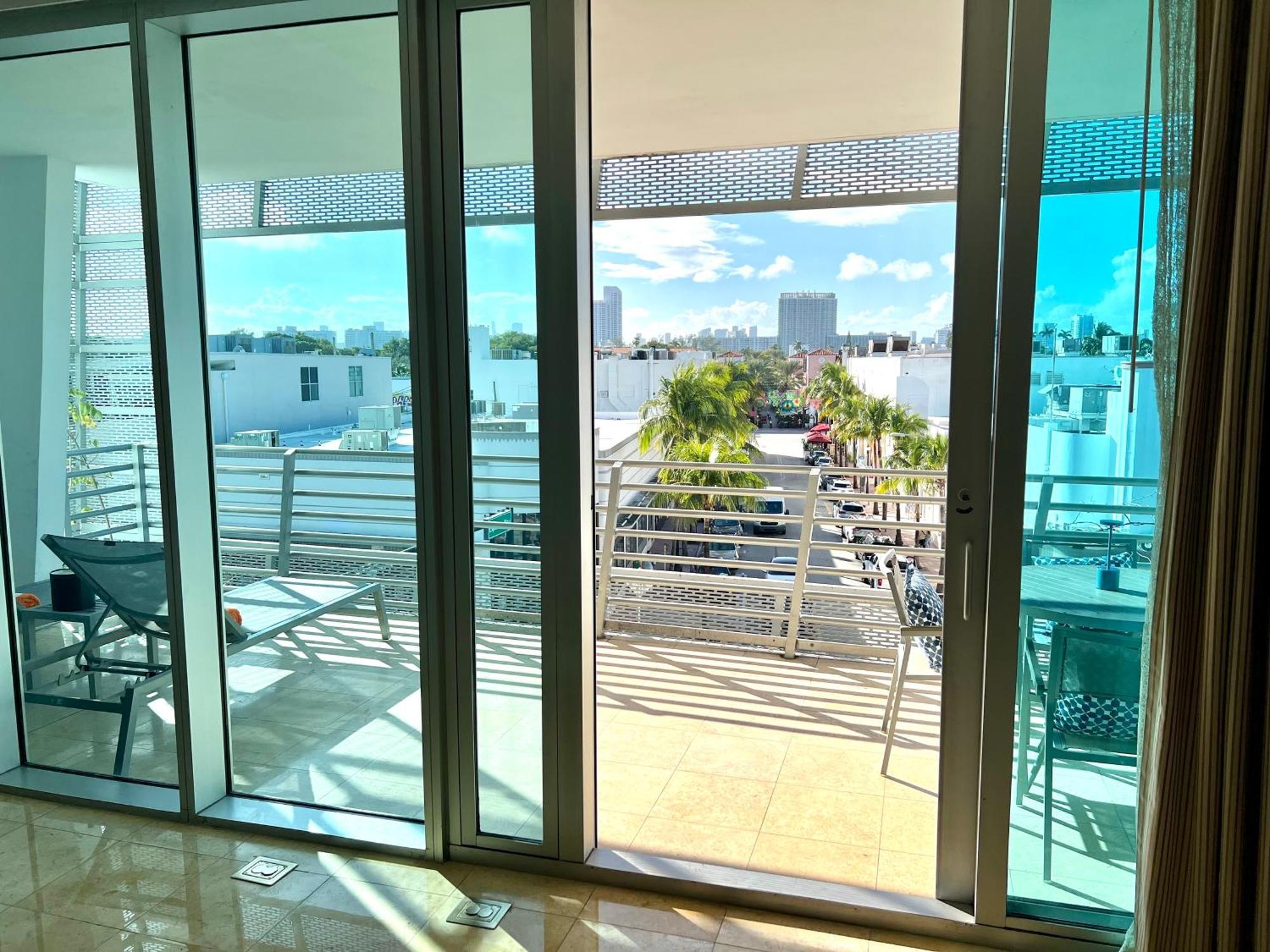 Boutique Suites 3 Min Walk To Beach Маями Бийч Екстериор снимка